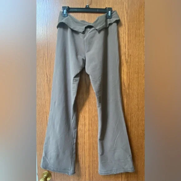 Nike Fold Over Cotton Flare Yoga Pants - Picture 2 of 4